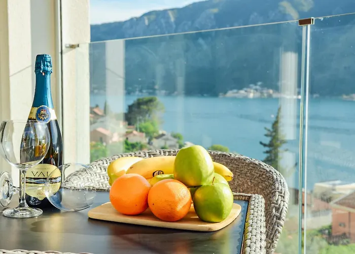 Sea View Apartment For 4