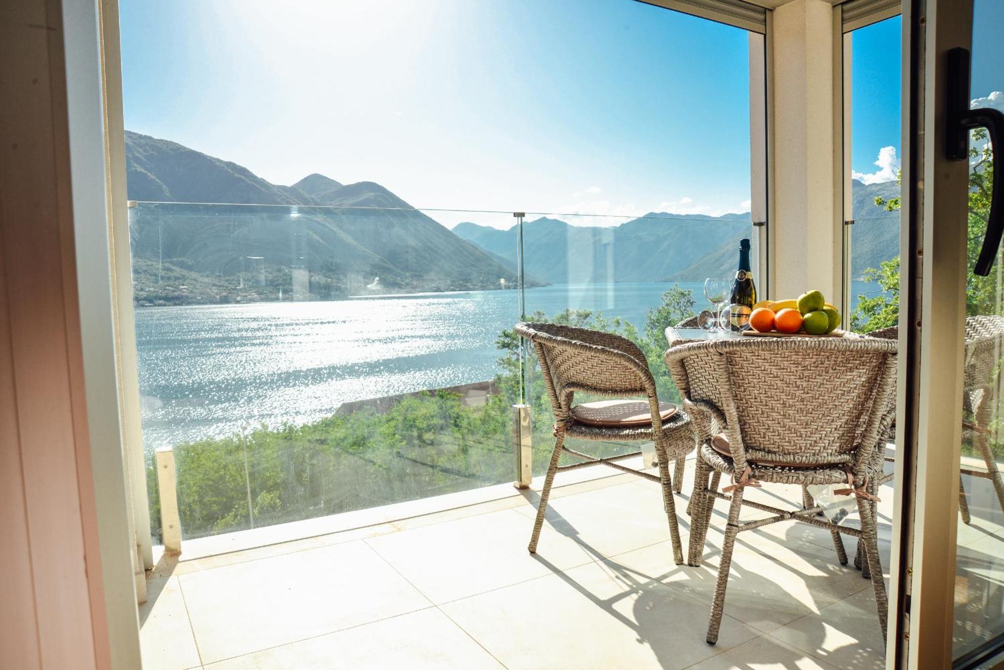 Daire Sea View For 4 Kotor